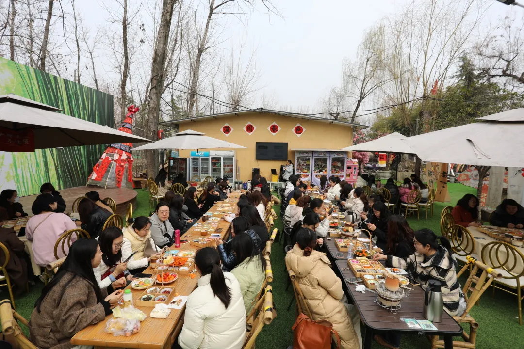 游春踏青綻芳華·圍爐煮茶聽心聲丨陜建產(chǎn)投集團(tuán)開展三八節(jié)主題活動